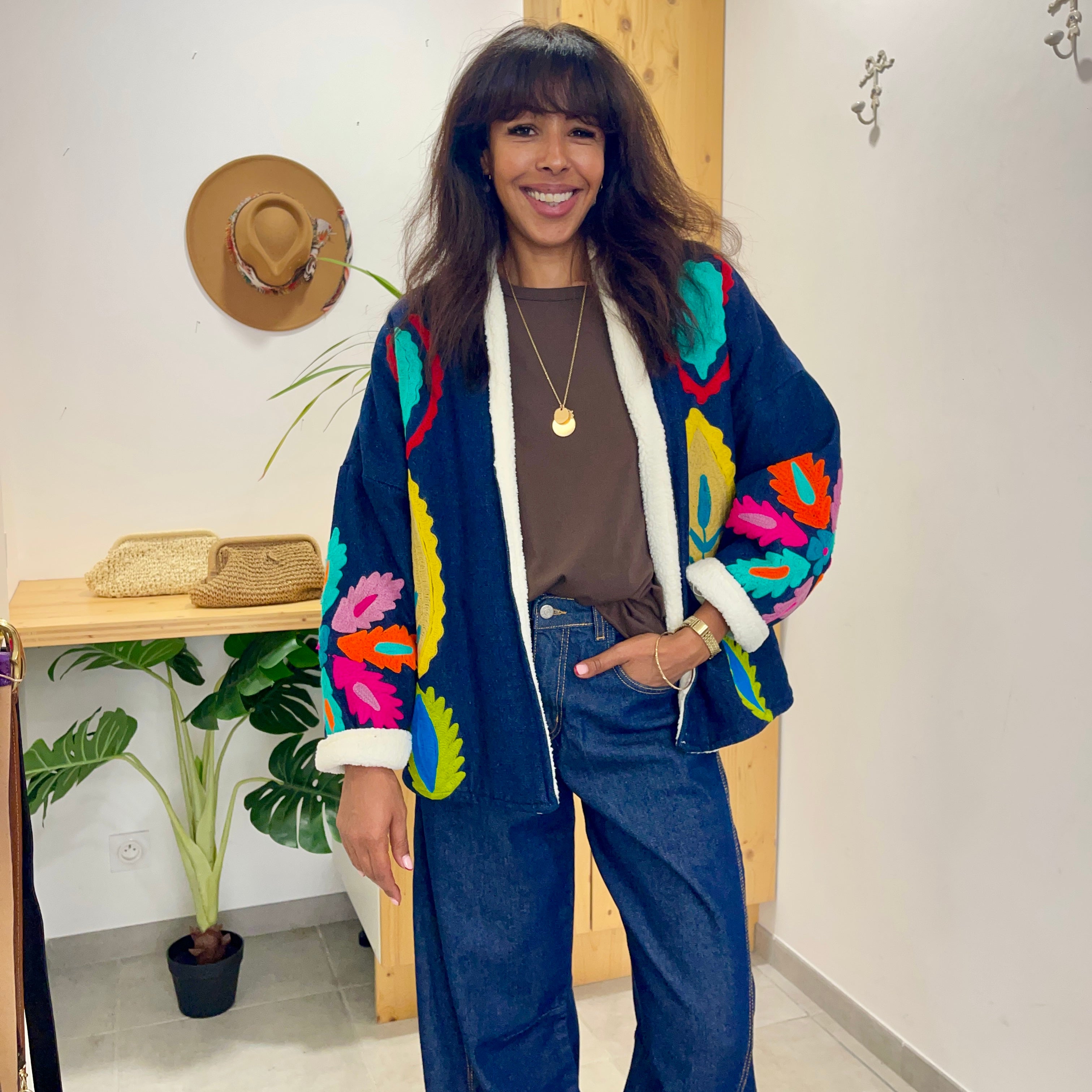 Veste KIMONO en denim foncé  avec broderies