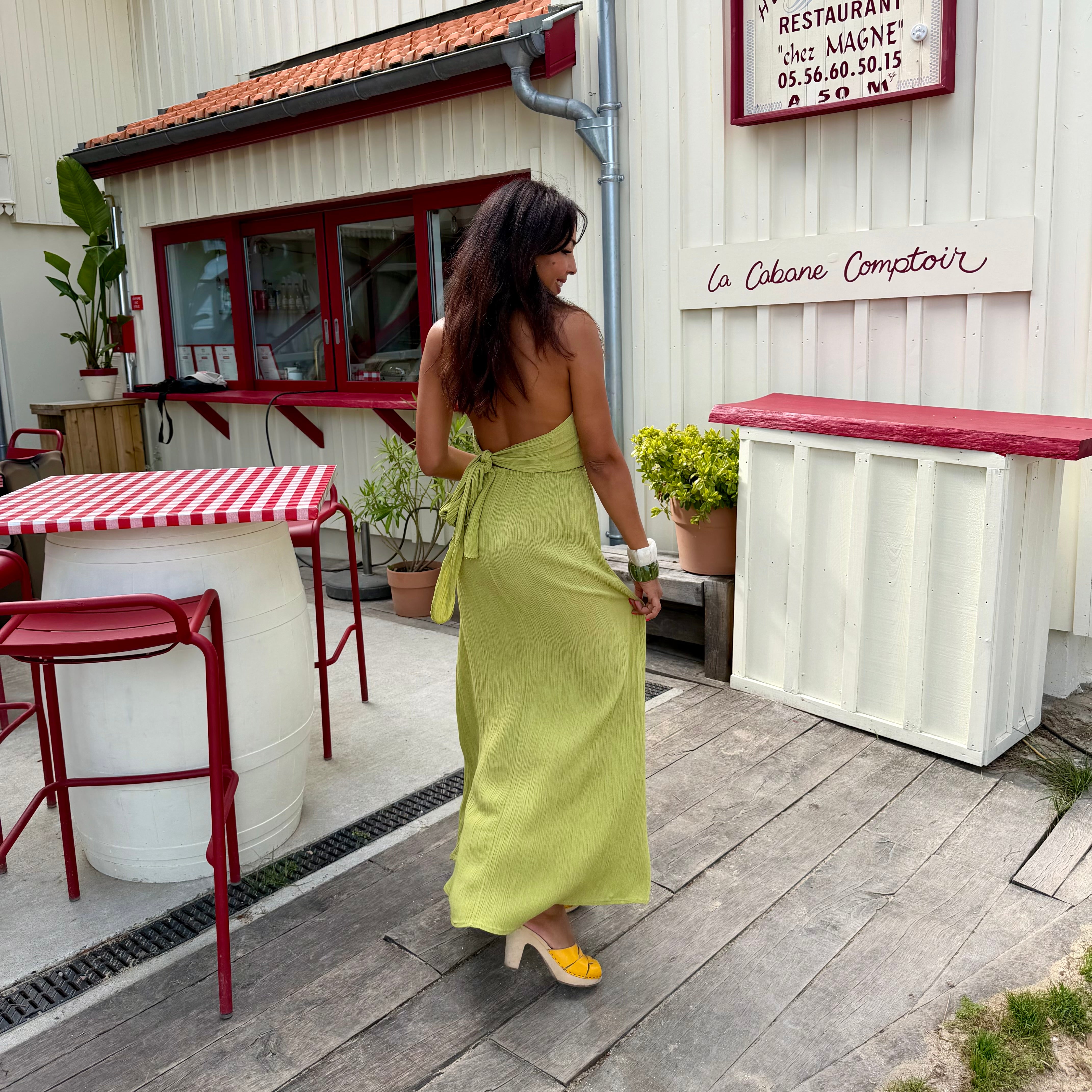 Robe longue DÉESSE dos nu vert irisée