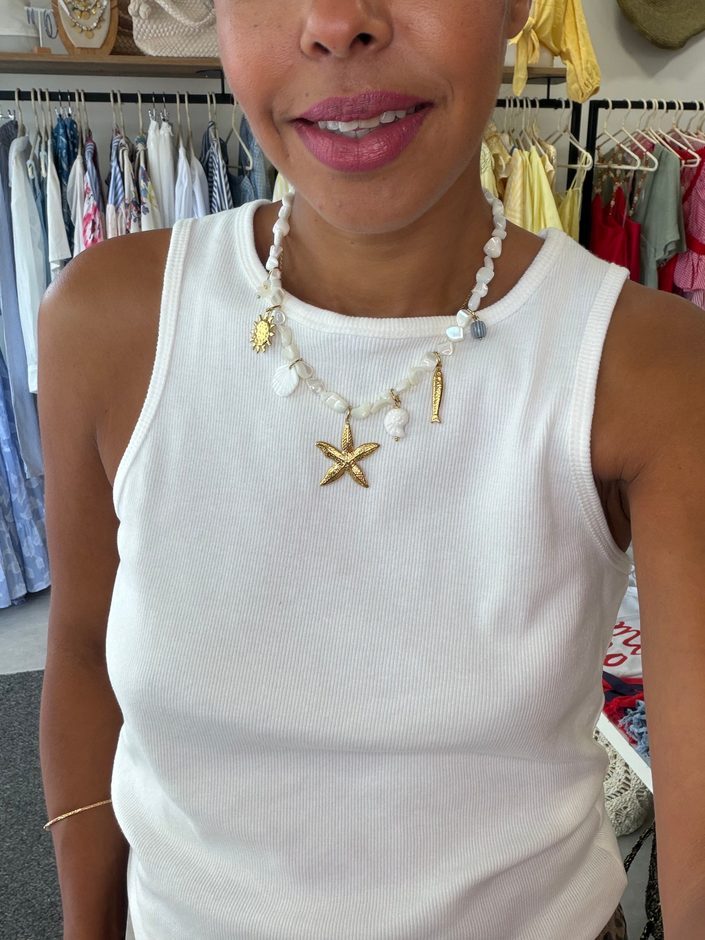 COLLIER ÉTOILE DE MER perles effet nacré