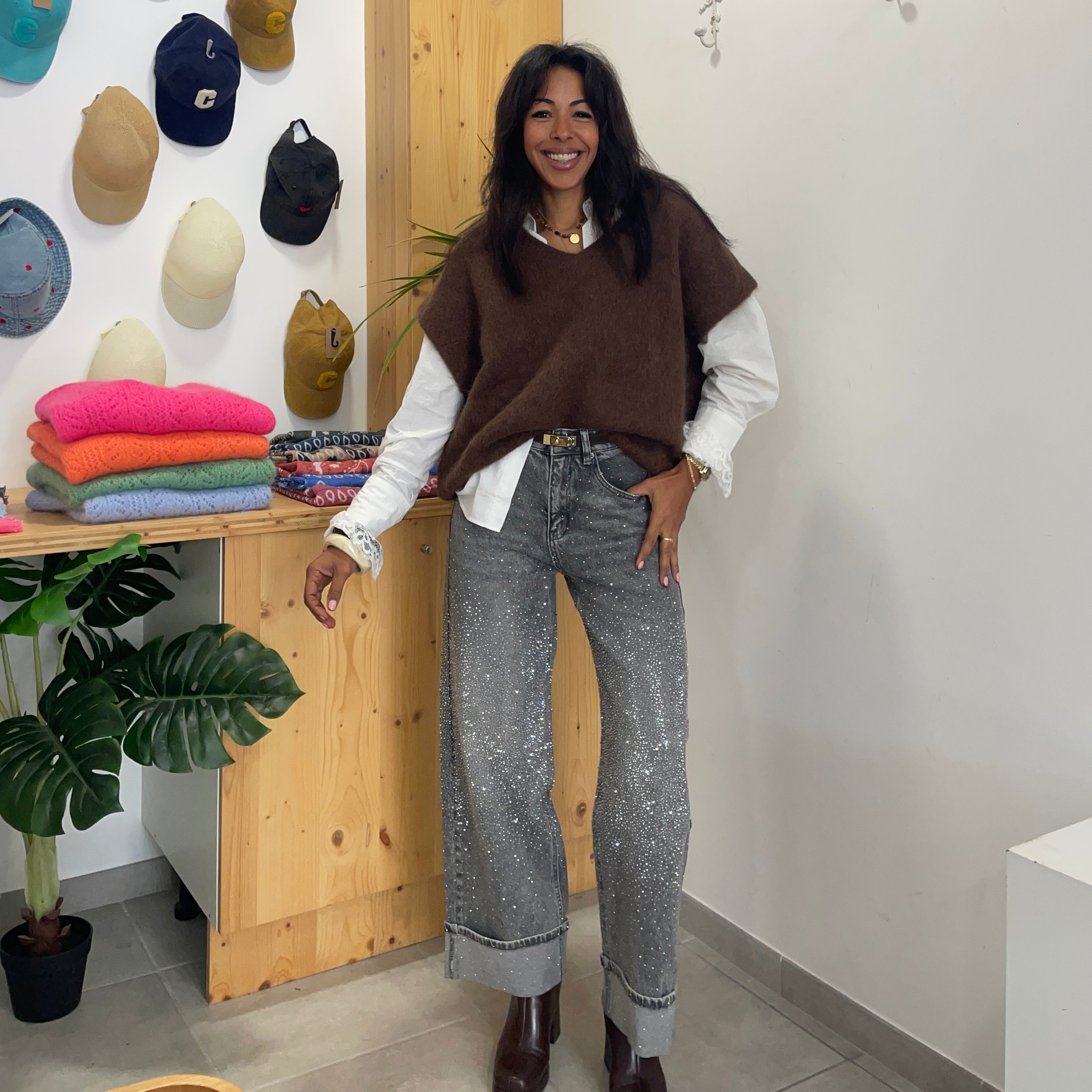 Jean STRASS gris à la coupe wide et revers sur le bas