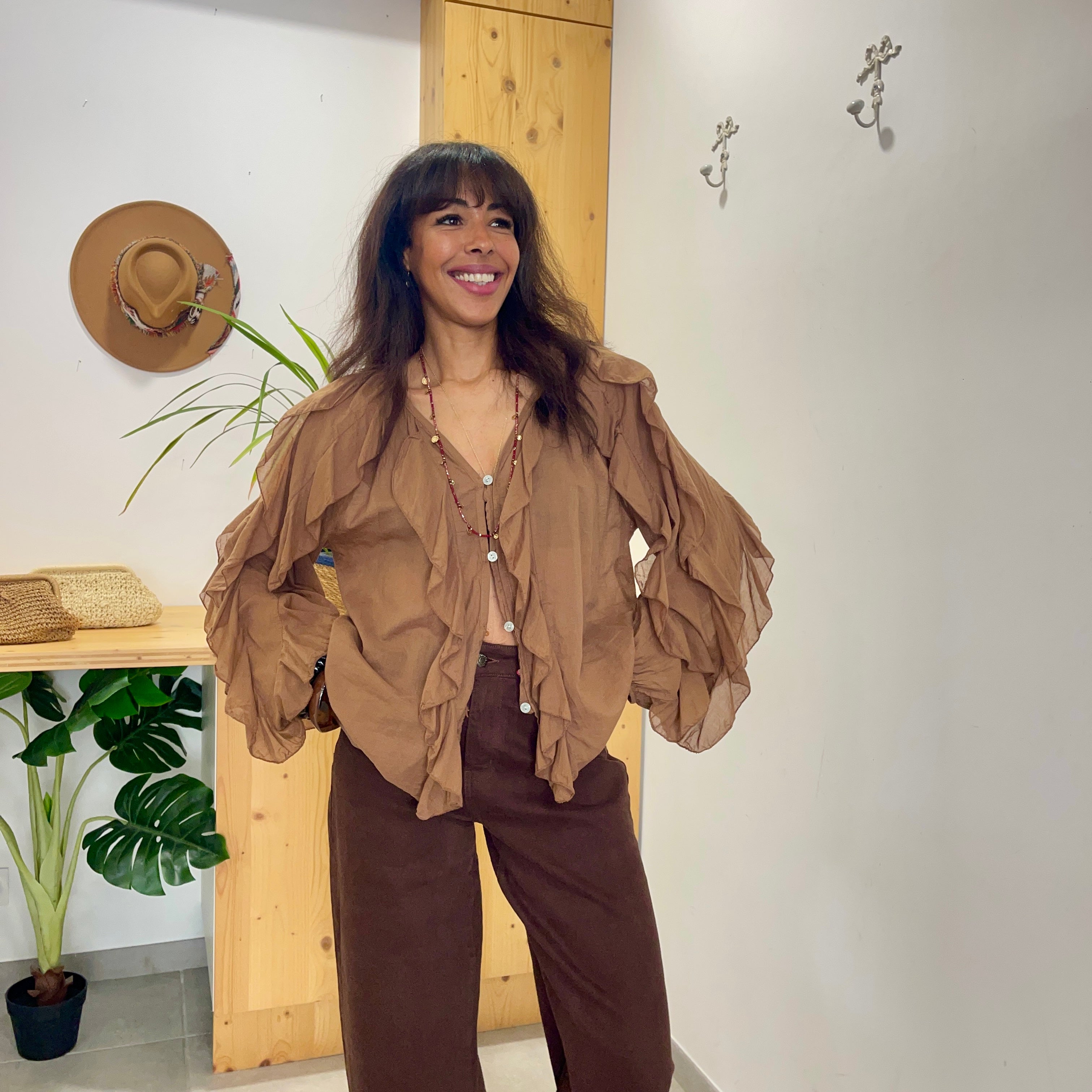 Blouse FLORA en coton marron détails de volants