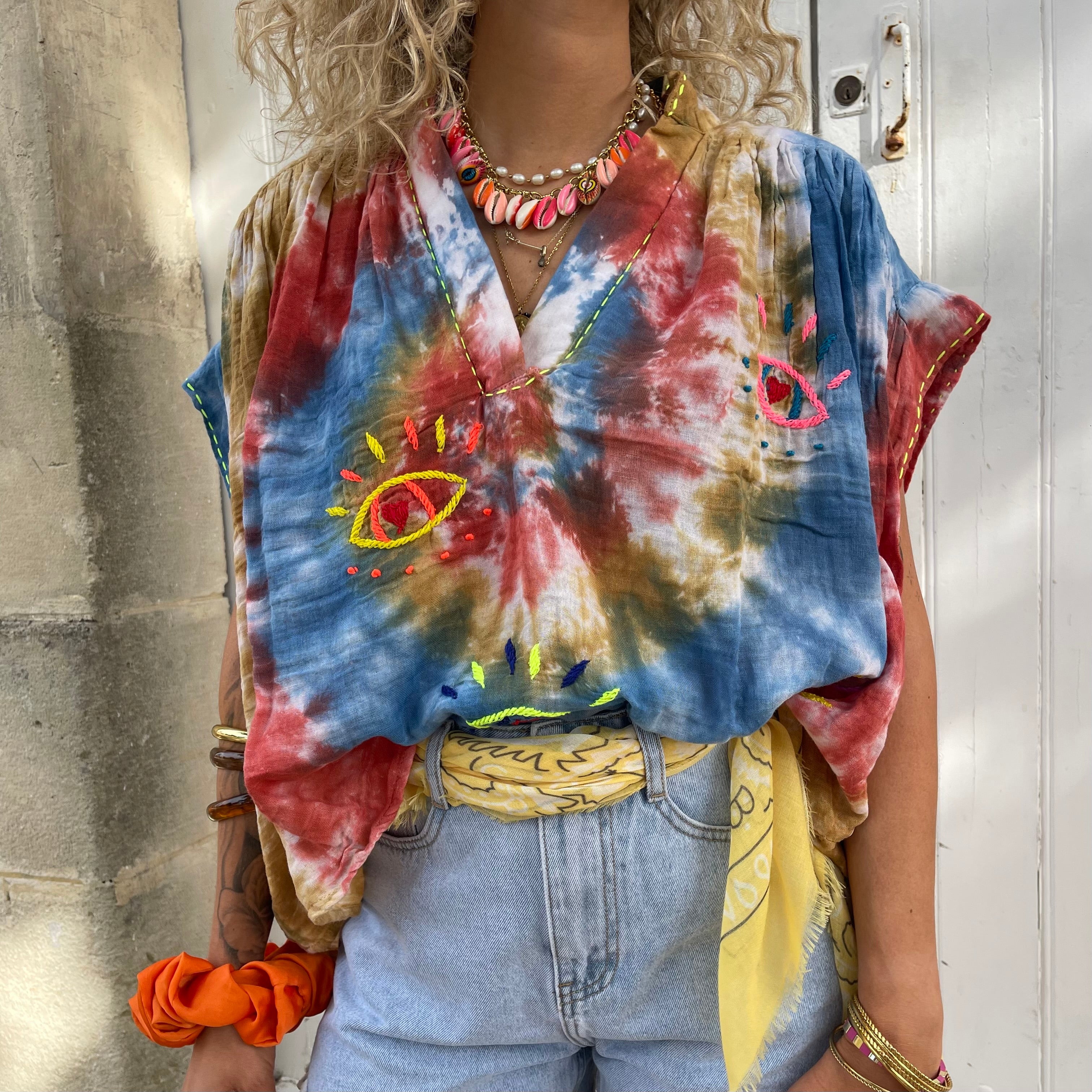 Blouse ONA manche courte tie and dye ocre en coton brodée main