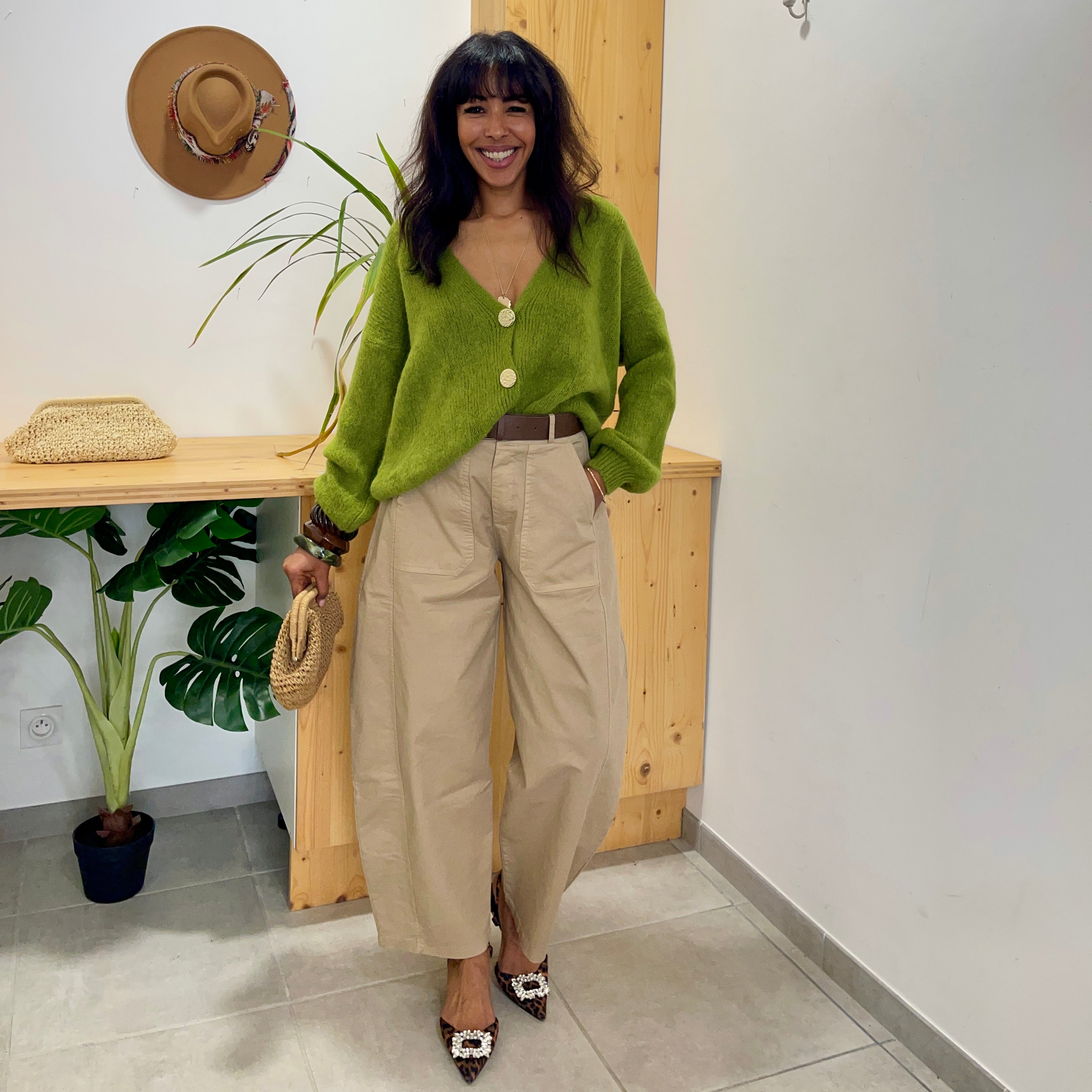 Pantalon LOUNA en coton beige à la coupe barrel