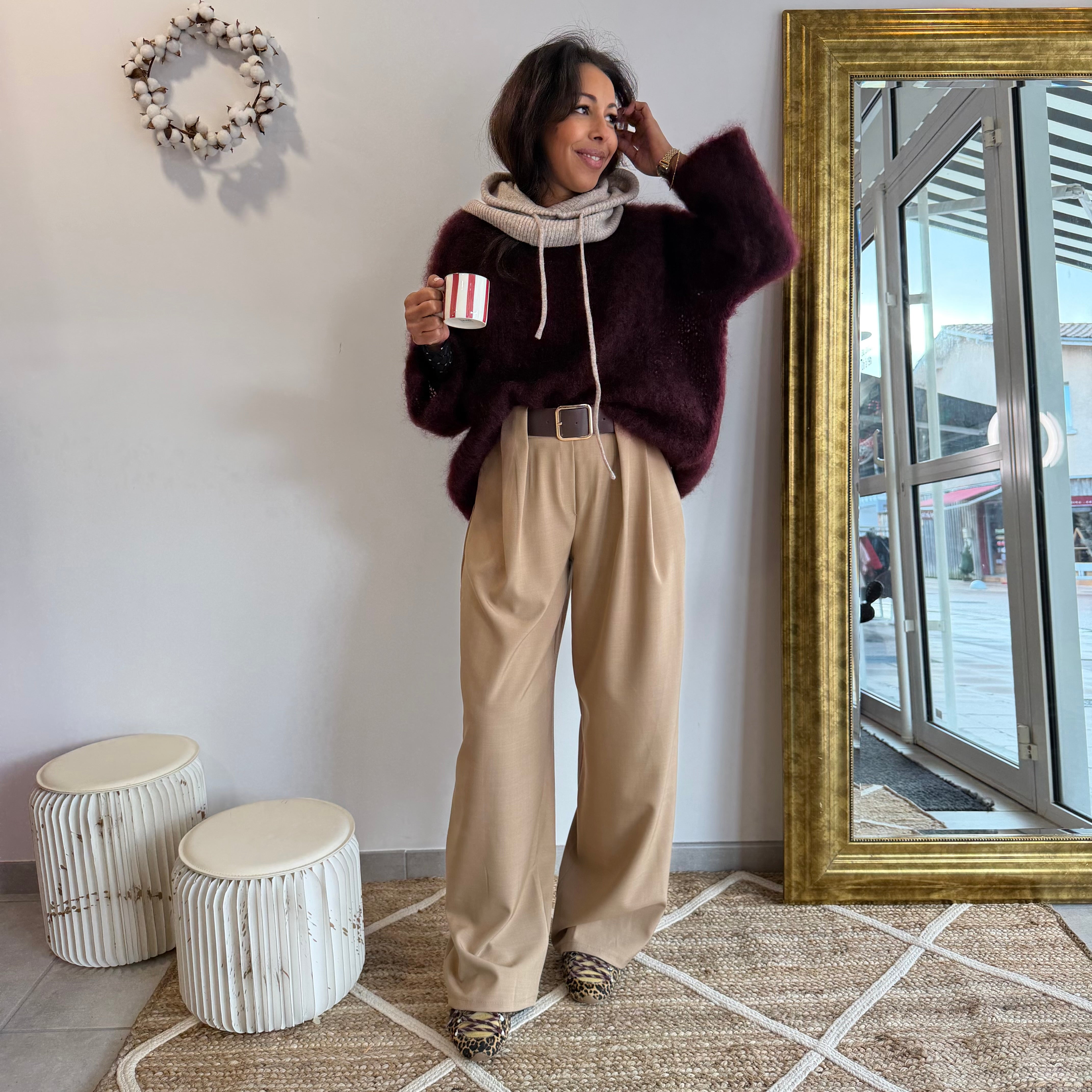 Pantalon tailleur SUSY beige à la coupe fluide