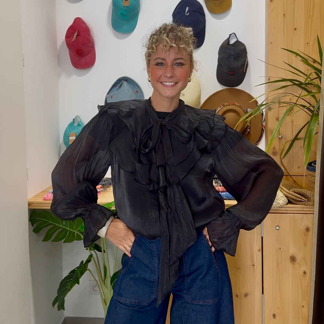 Blouse MILA à volants superposés noir satinée