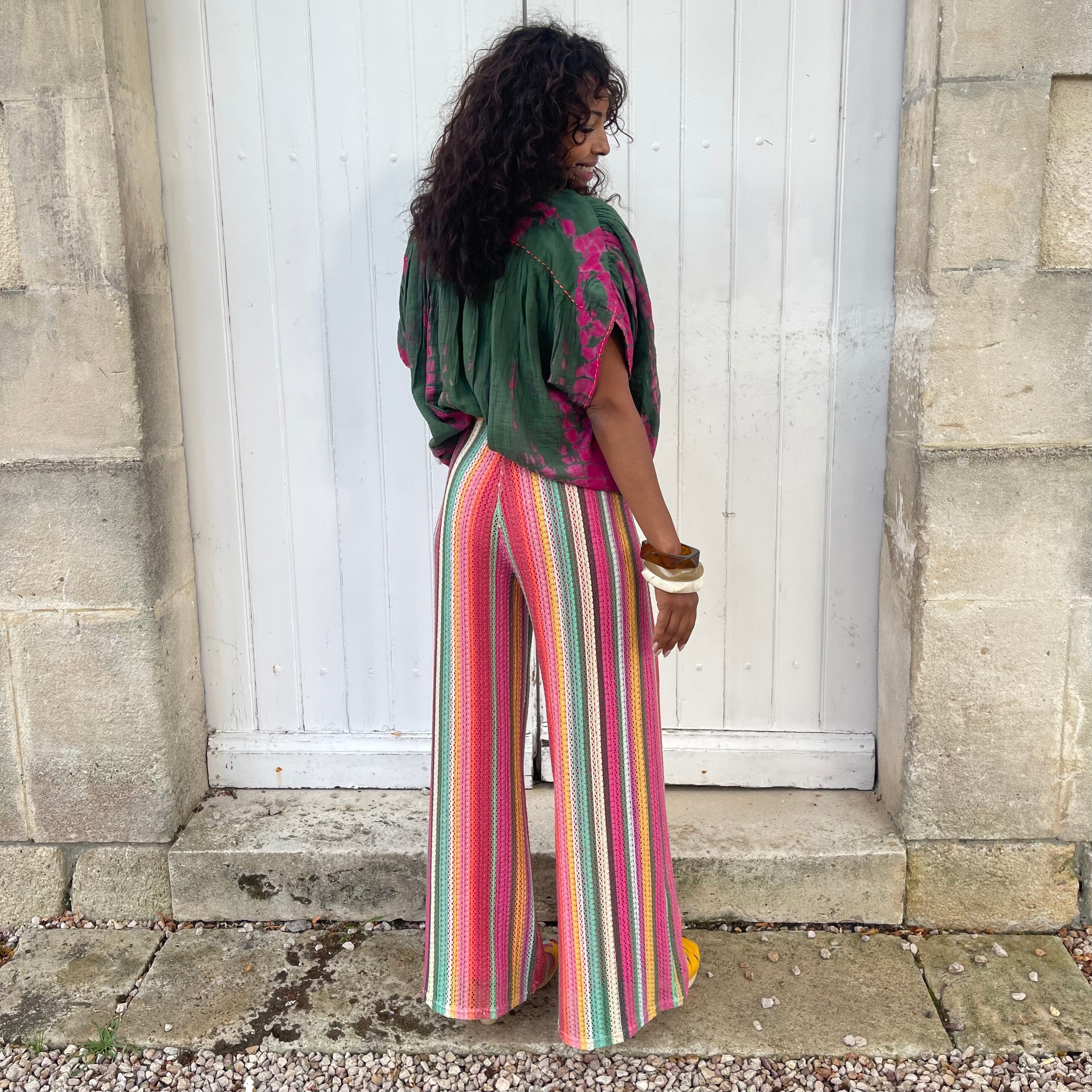 Pantalon MADRID à rayure rose et la coupe fluide