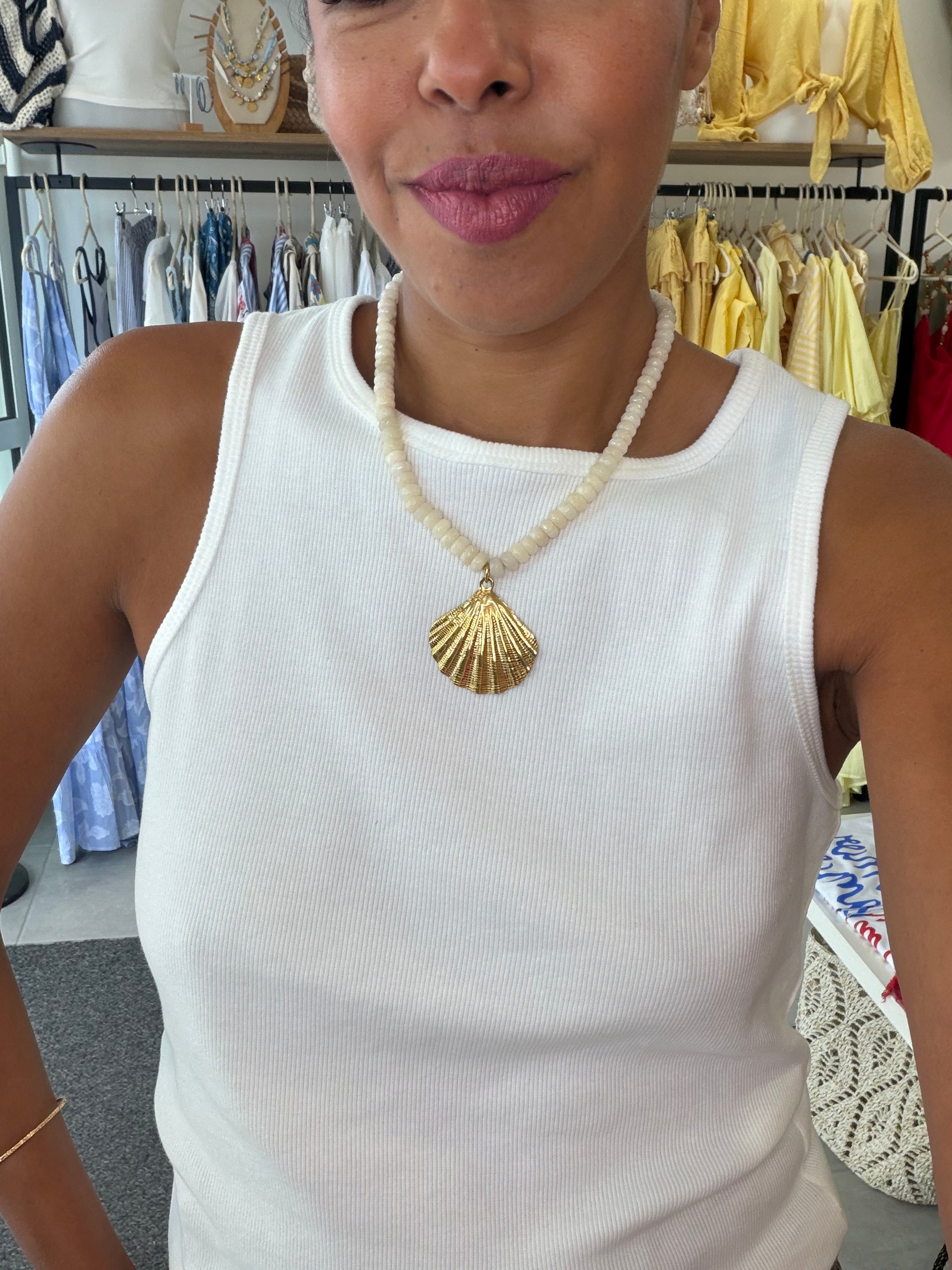 COLLIER COQUILLAGE DORÉ créme
