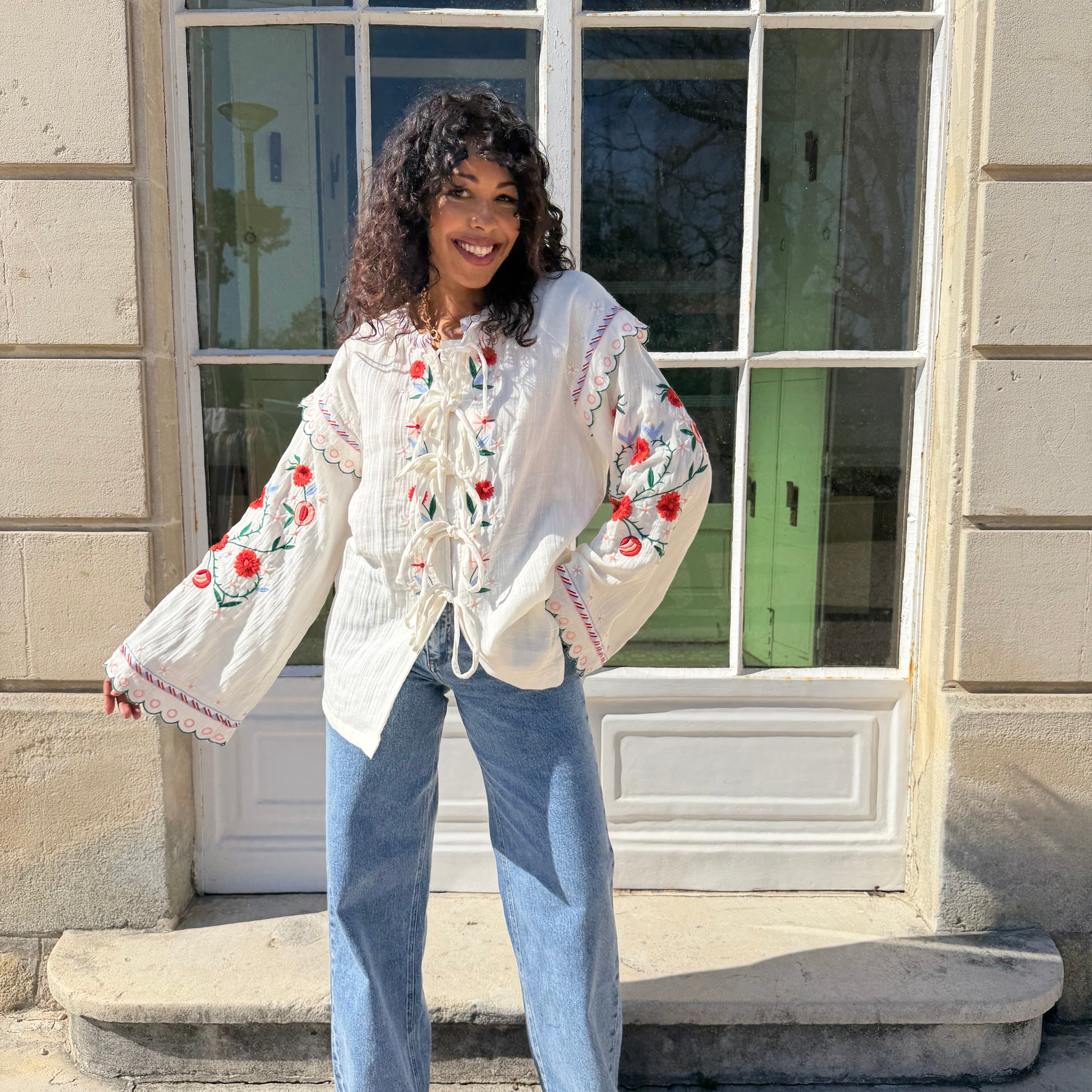 Blouse ELINA, à lacets, en voile de coton avec broderies