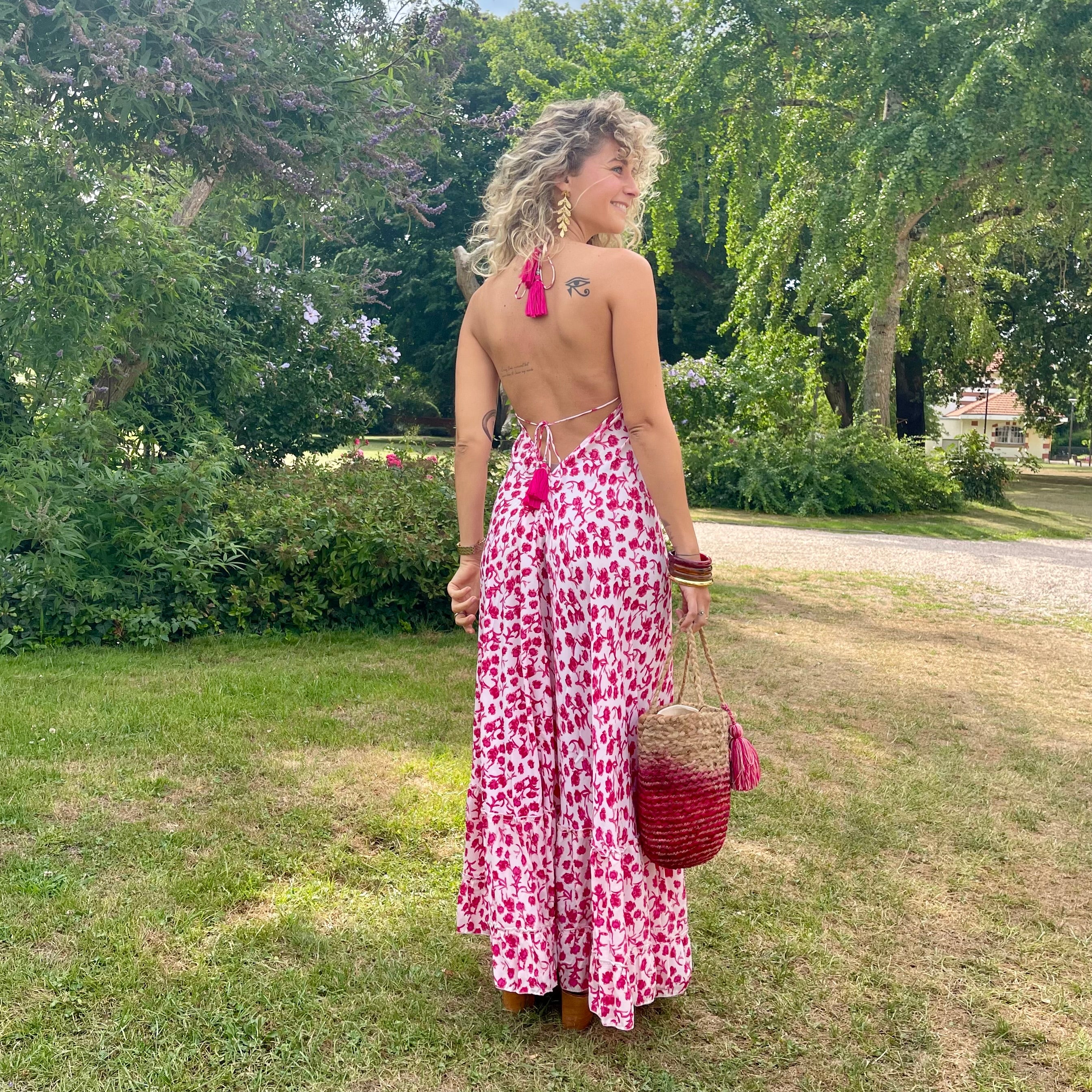 Robe longue SALVADORE dos nu à l'imprimé fleuri rose