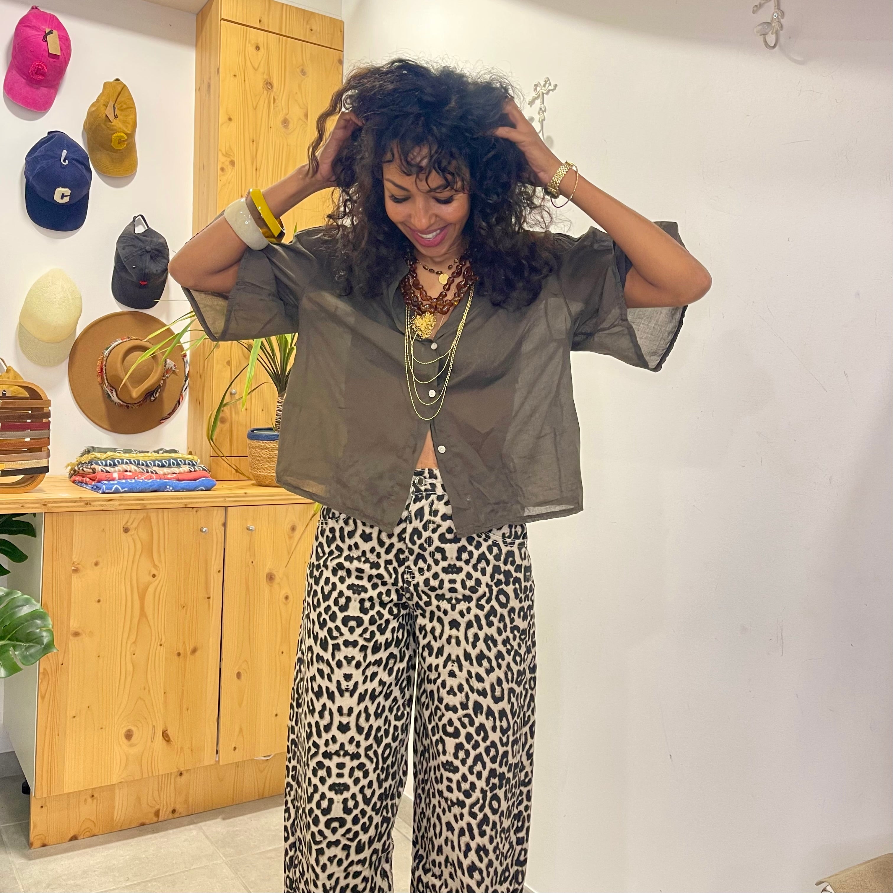 Blouse ARI marron en voile de coton