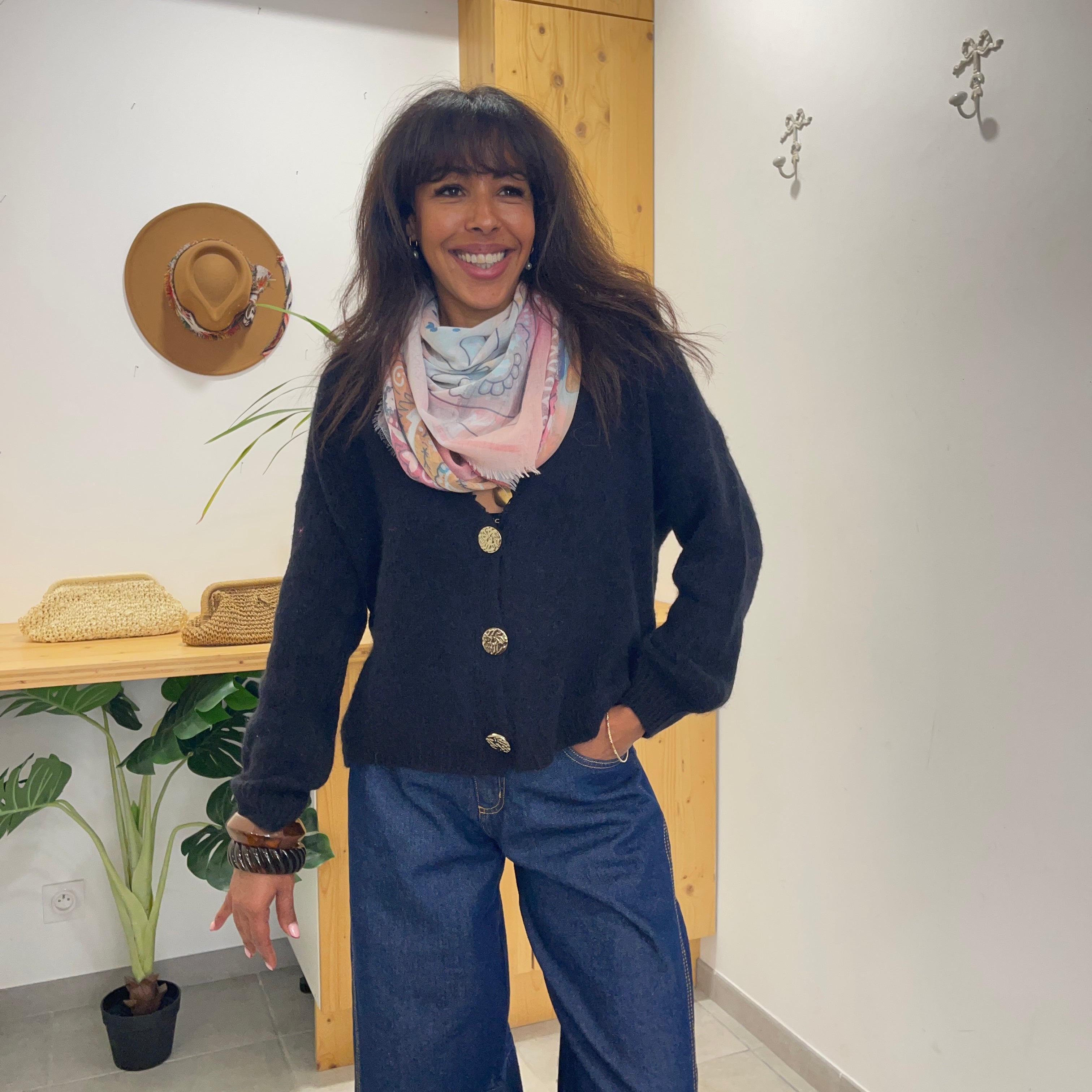 Gilet noir, OLIVE à boutons dorés alpaga et laine