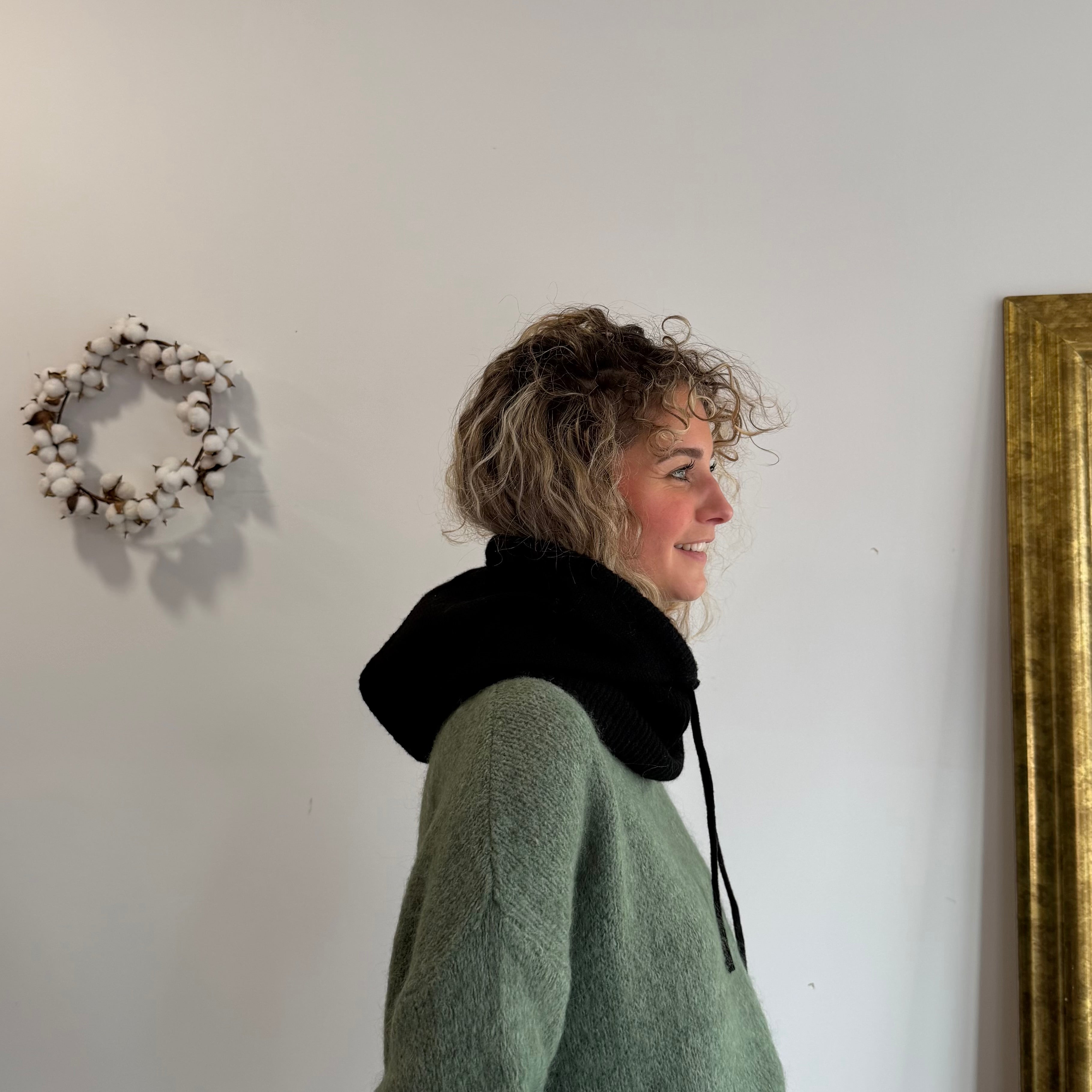 Cagoule ENVY noir en cashmere, col+capuche intégrée