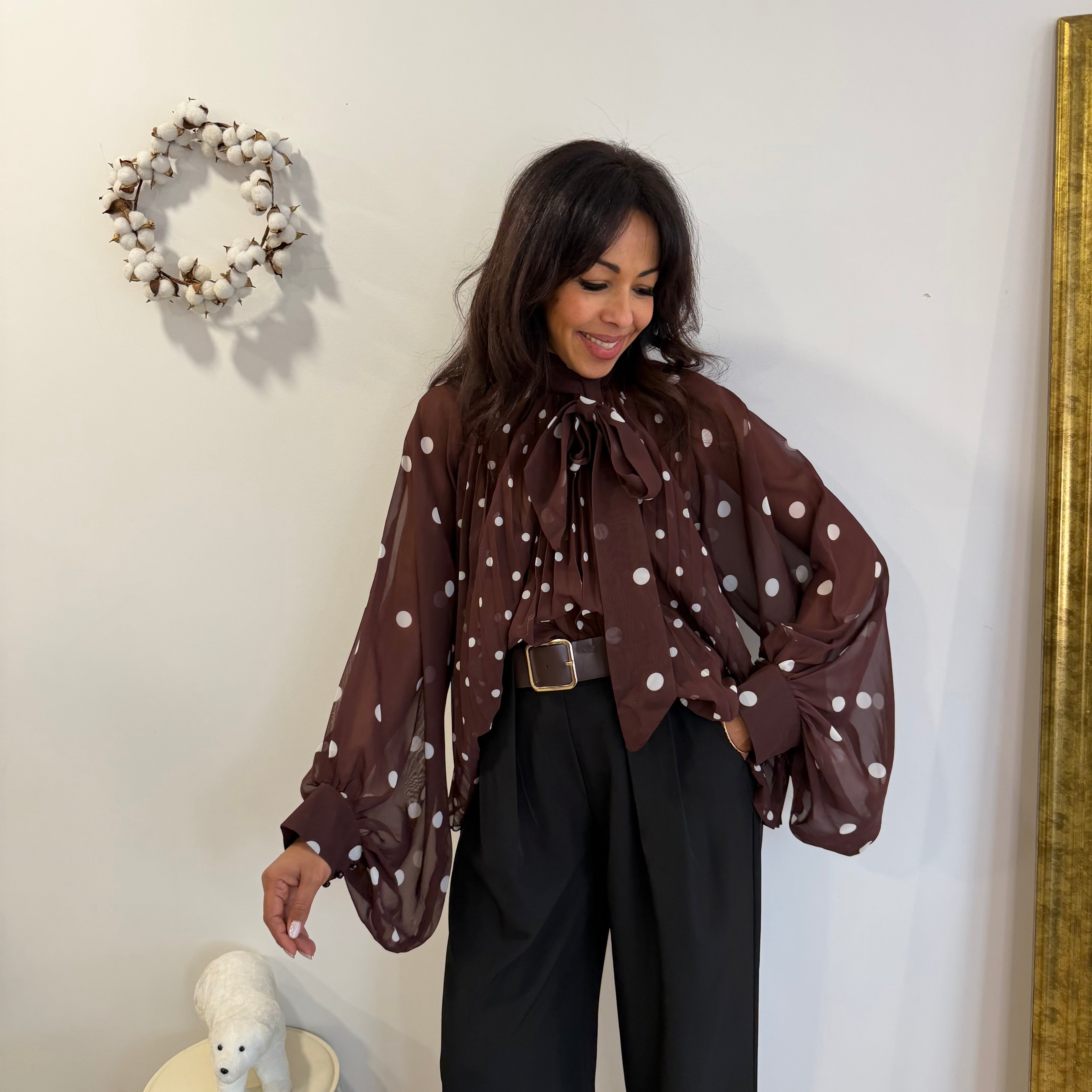 Blouse à pois LAURYN à la coupe fluide et aux manches longues ballons