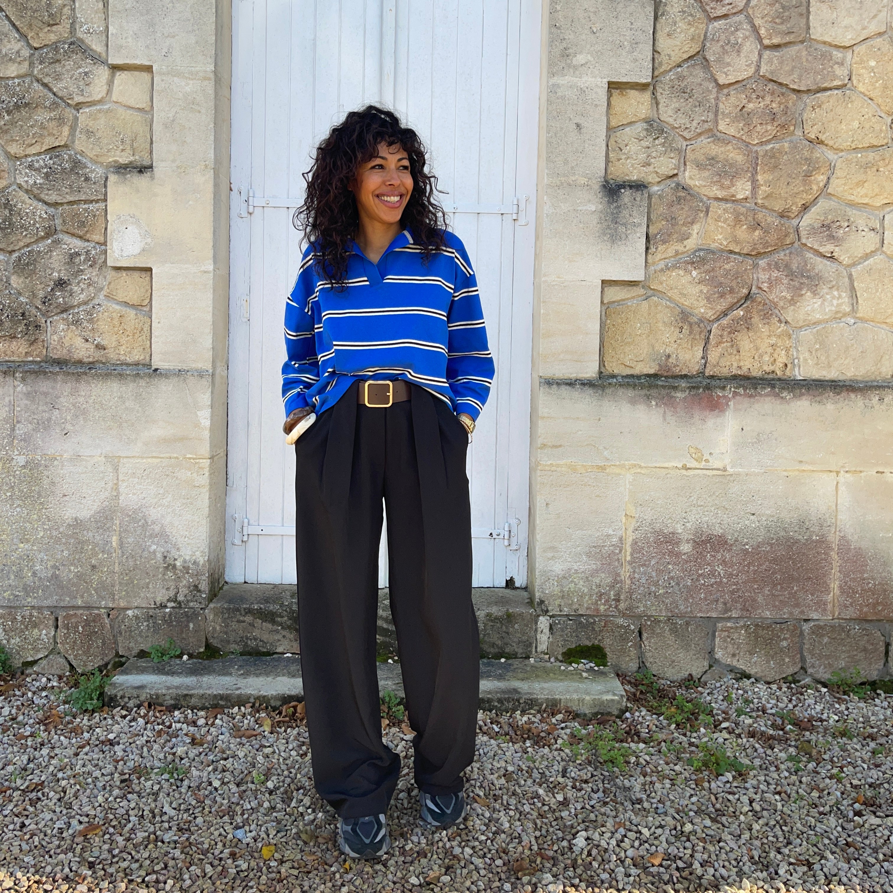 Pantalon tailleur SUSY noir à la coupe fluide