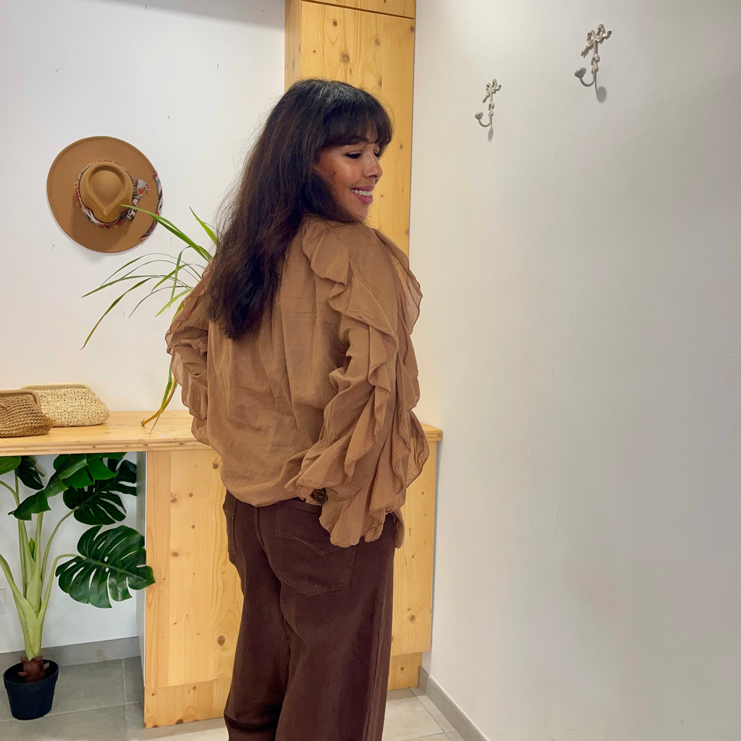 Blouse FLORA en coton marron détails de volants