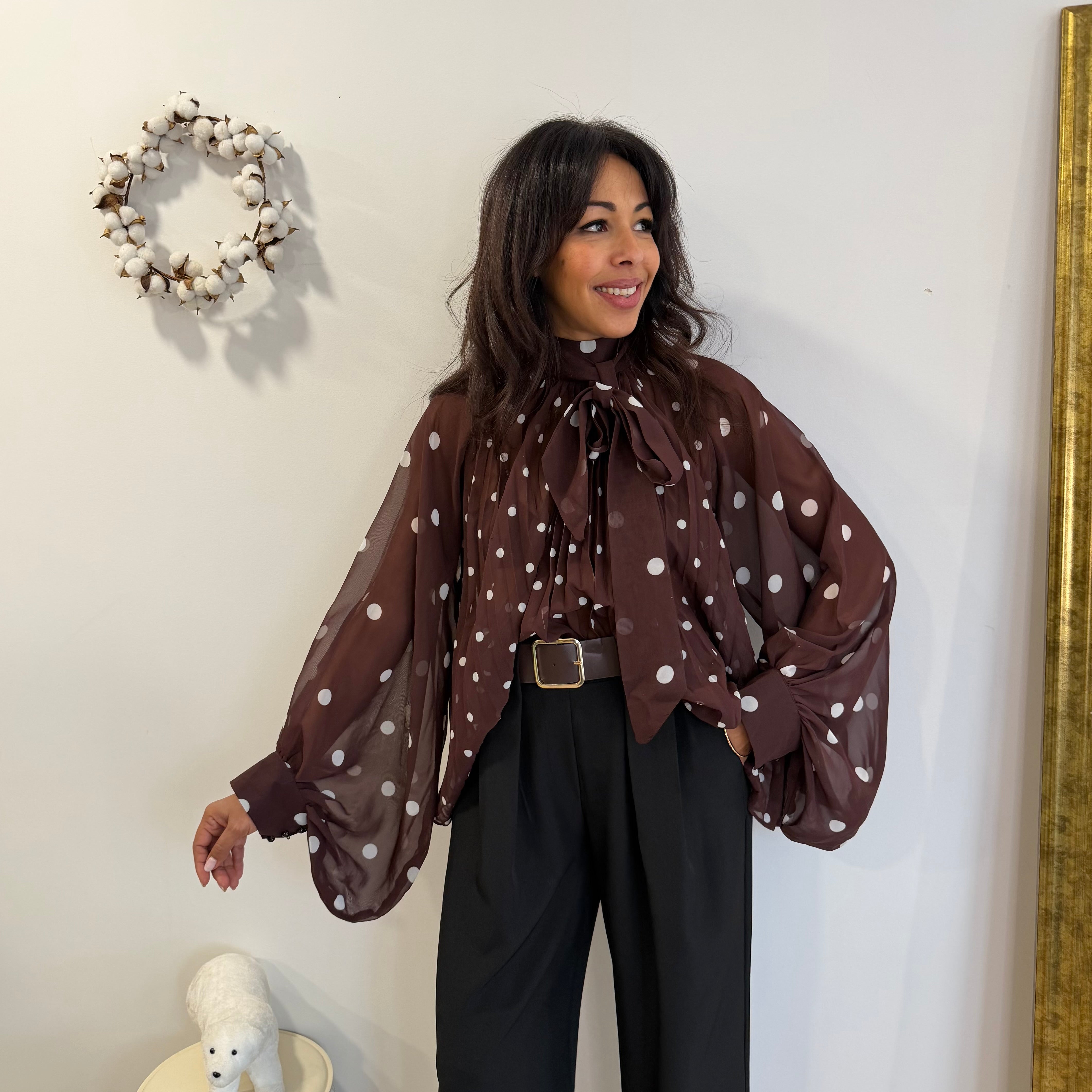 Blouse à pois LAURYN à la coupe fluide et aux manches longues ballons