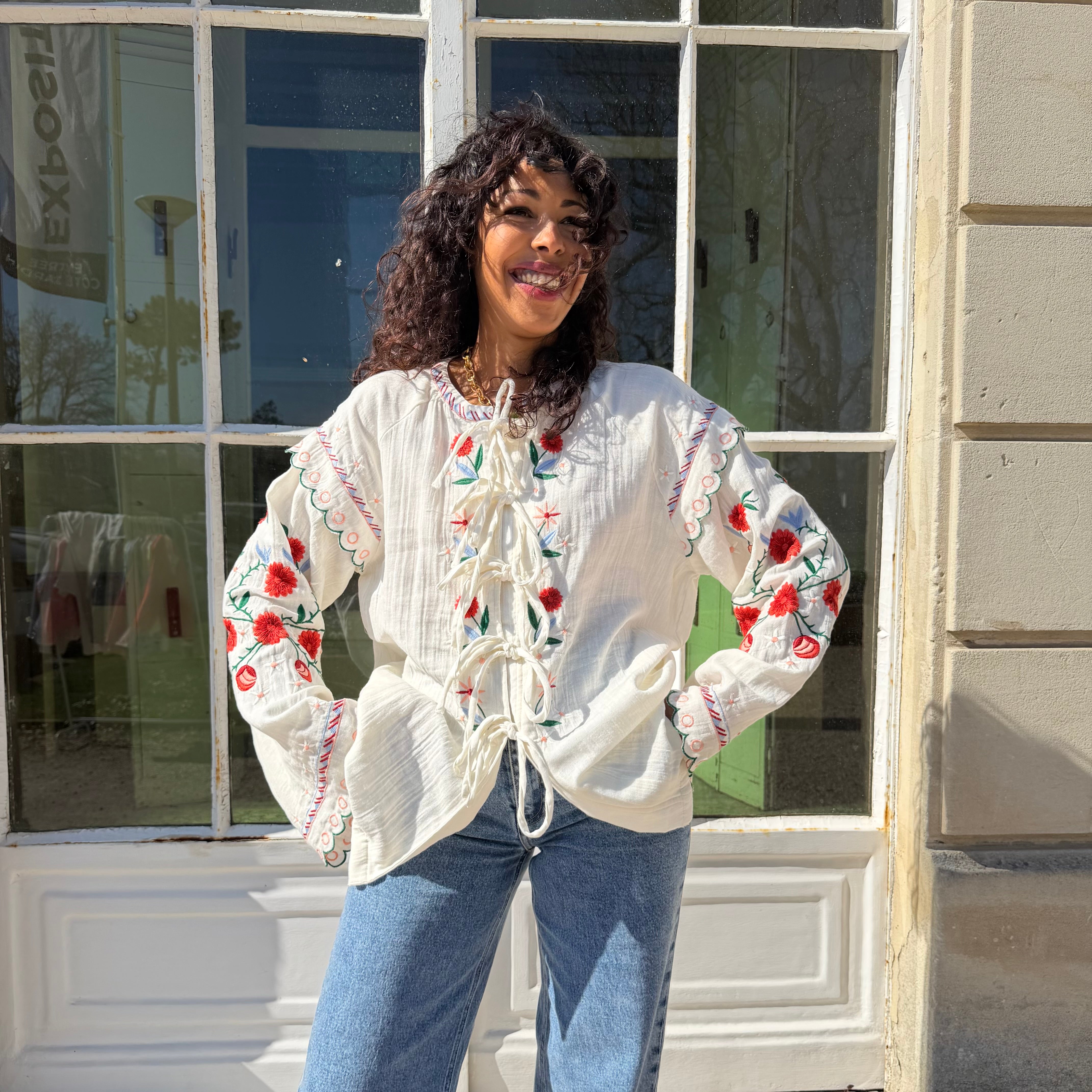 Blouse ELINA, à lacets, en voile de coton avec broderies