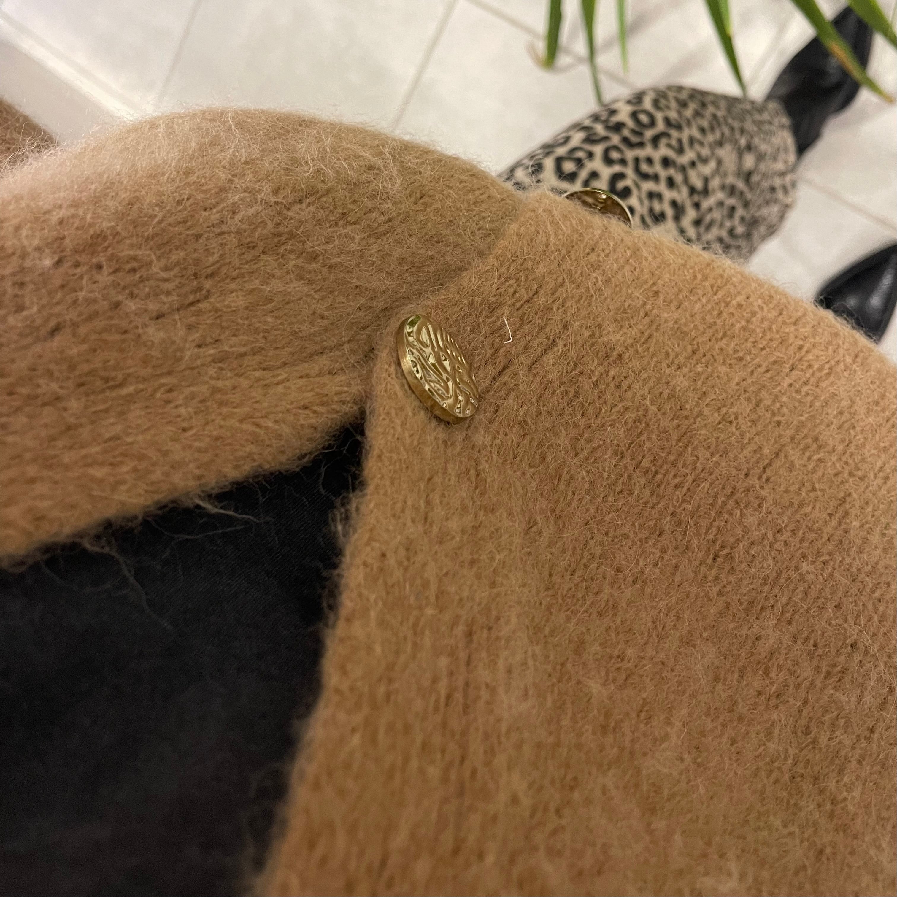 Gilet beige camel OLIVE à boutons dorés alpaga et laine