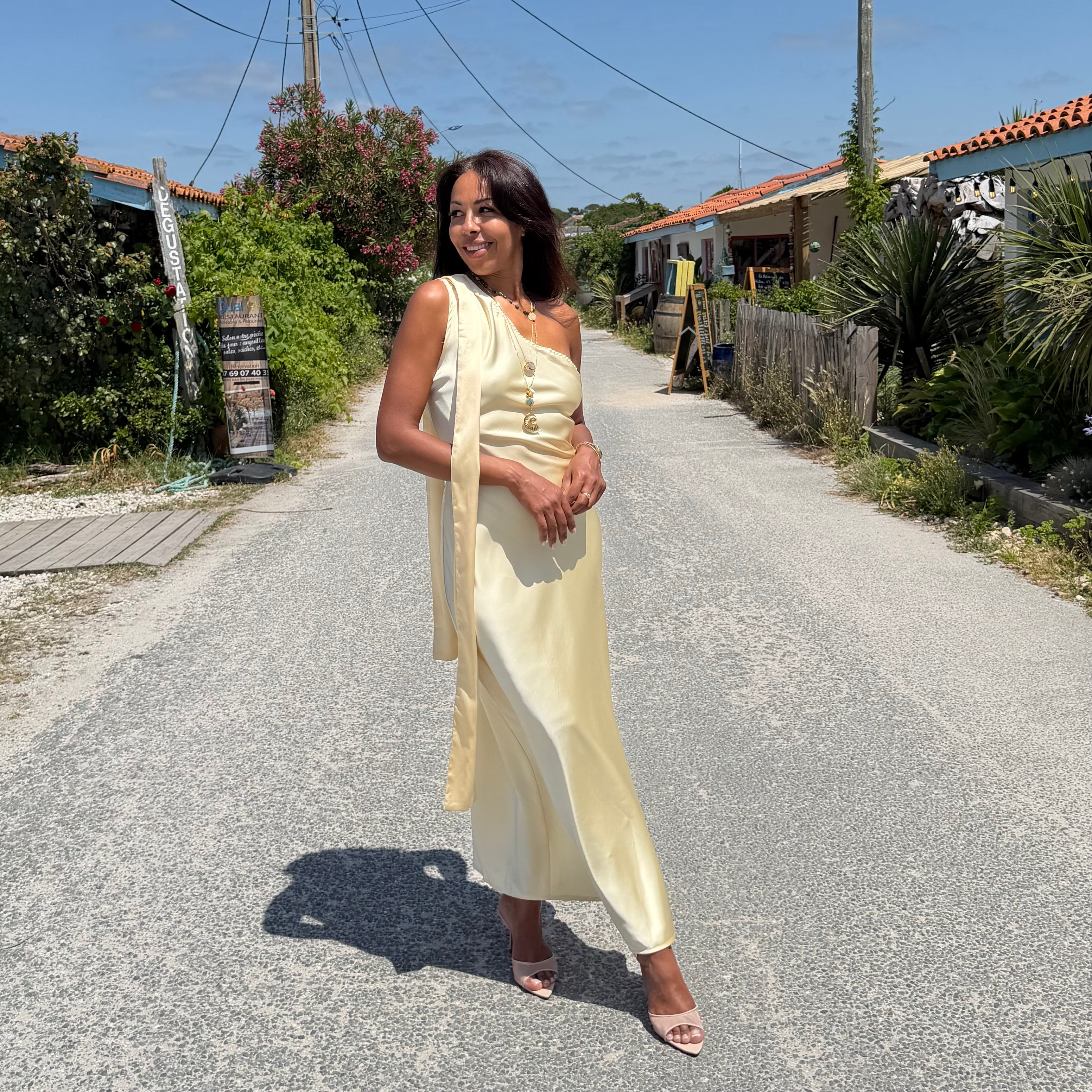 Robe longue satinée ESME jaune