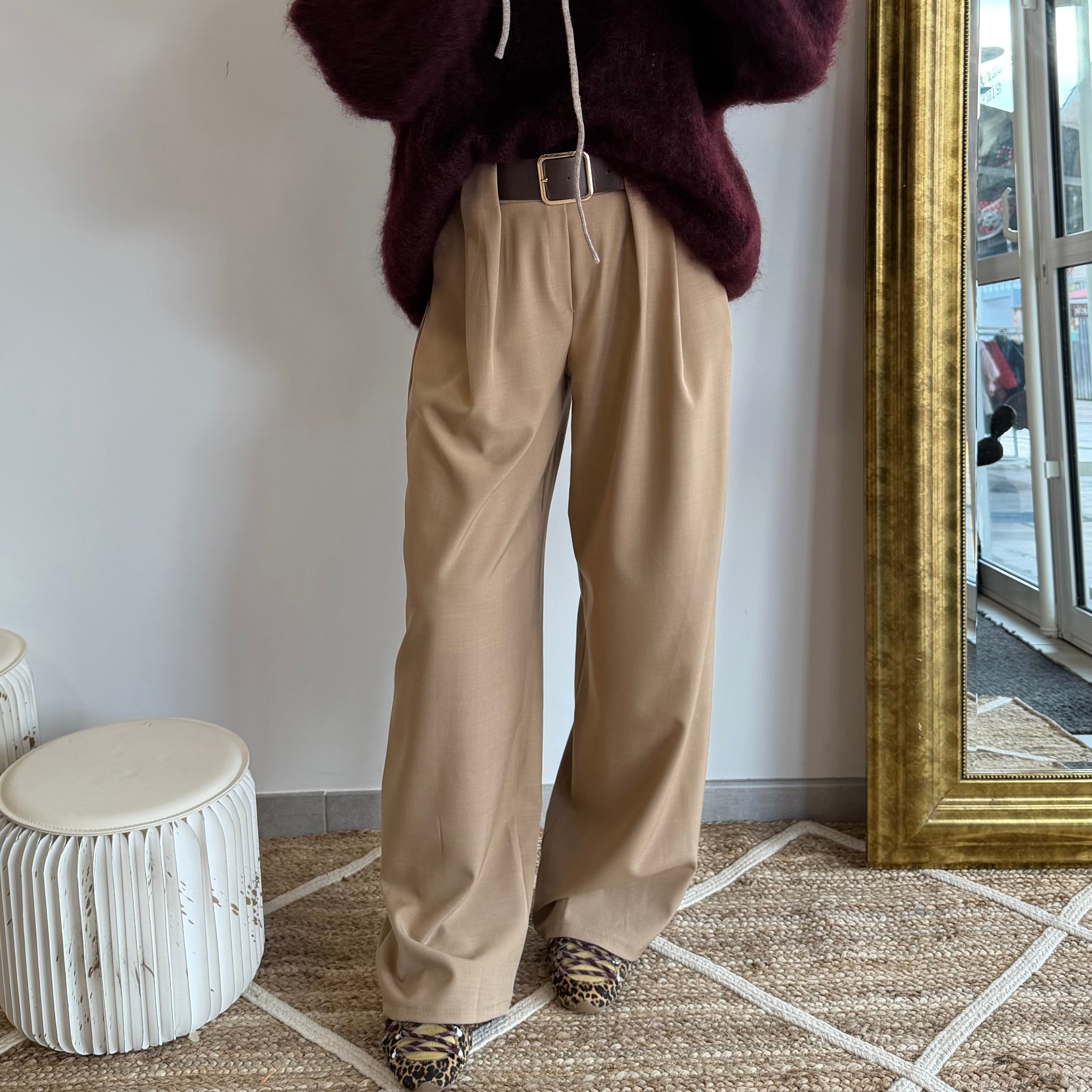 Pantalon tailleur SUSY beige à la coupe fluide