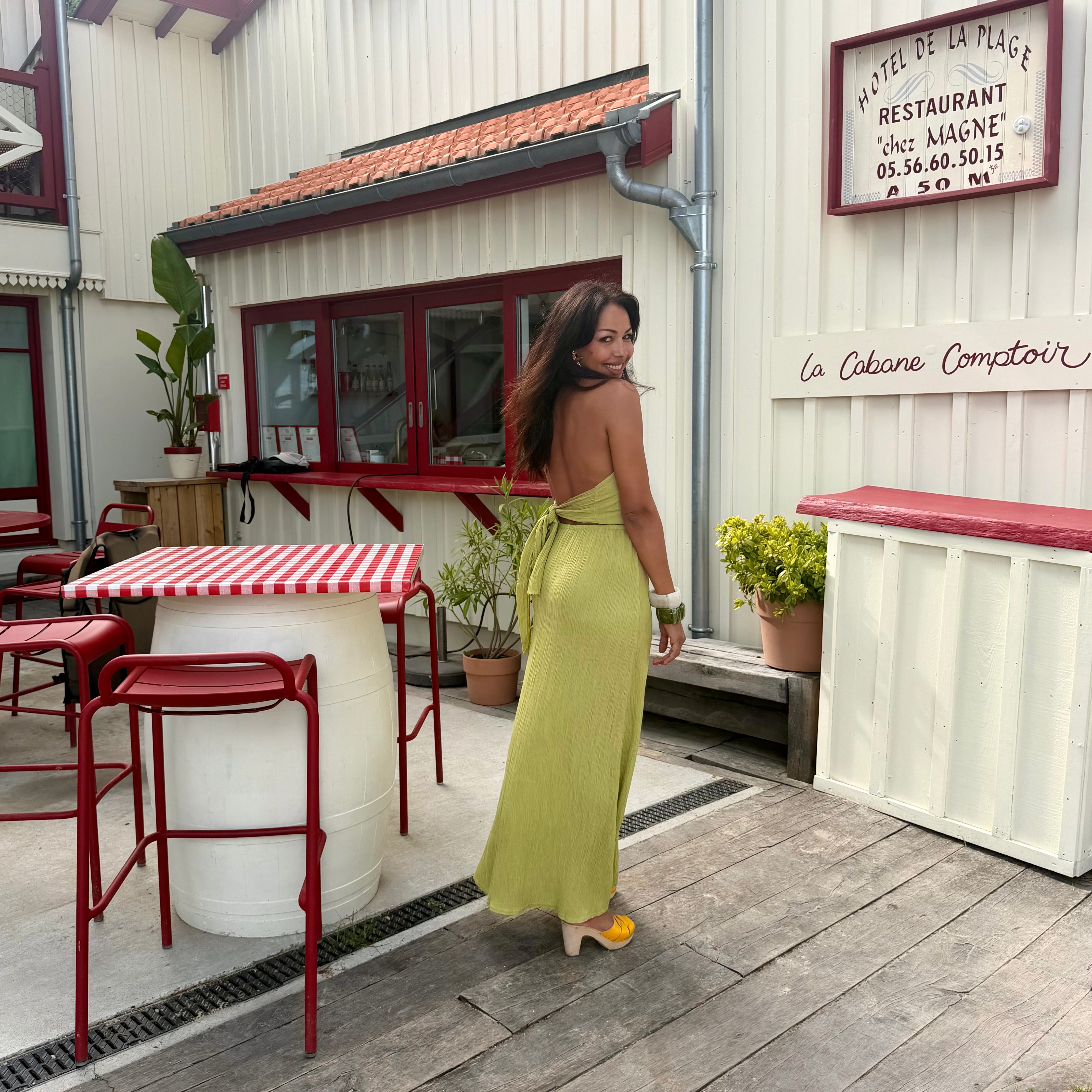 Robe longue DÉESSE dos nu vert irisée