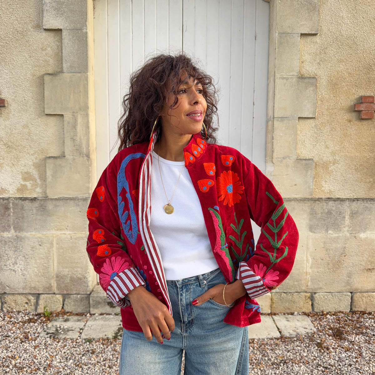 VESTE SUZANE BRODÉE EN VELOURS rouge