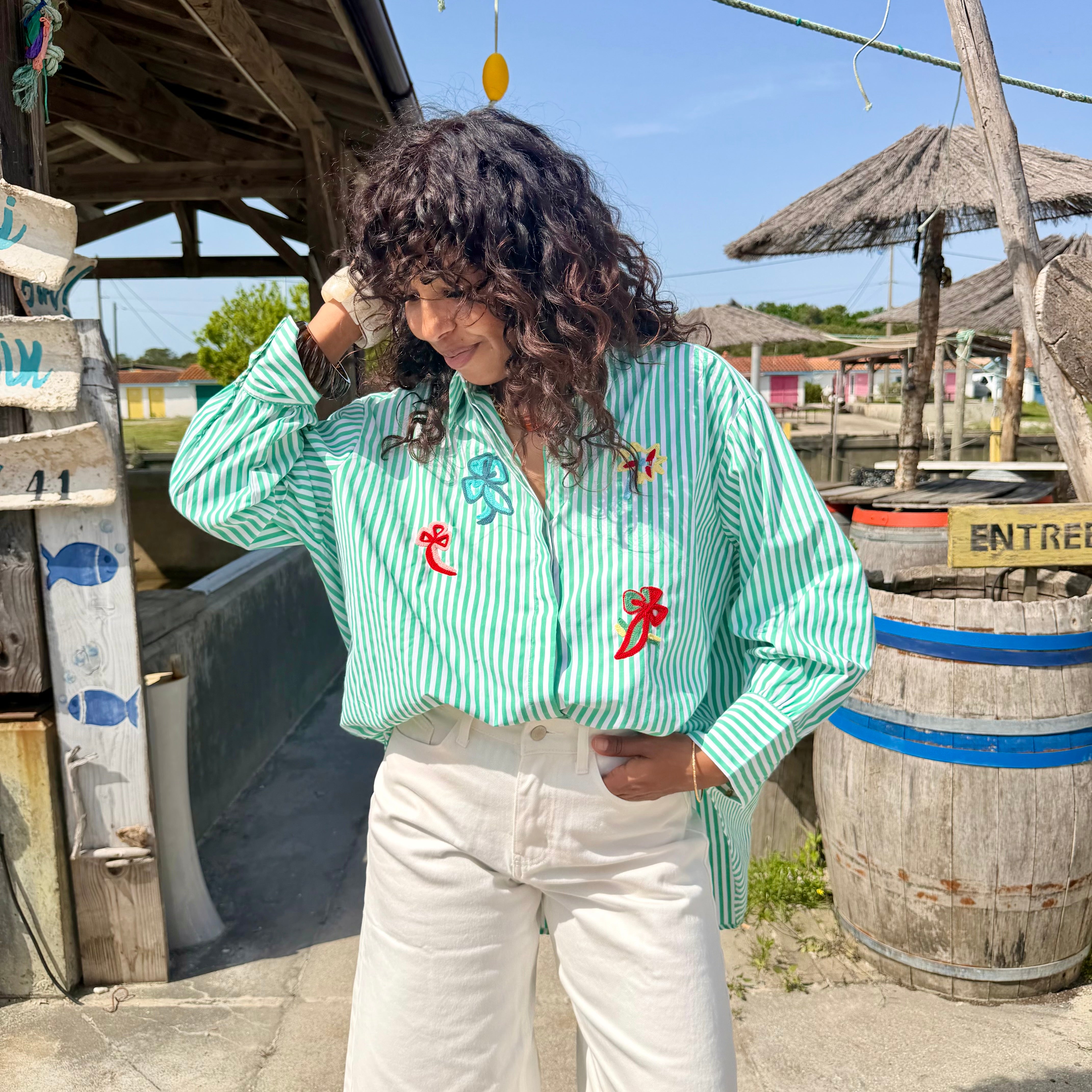 Chemise LILO rayée verte avec broderie