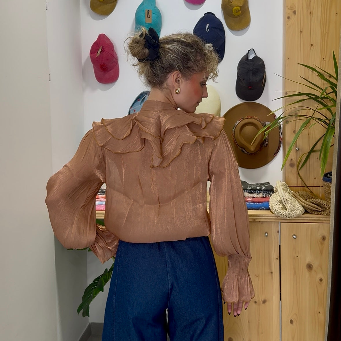 Blouse MILA à volants superposés ocre satinée