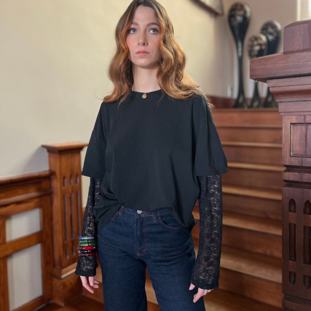 Haut noir oversize SIMONE aux manches longues en dentelle