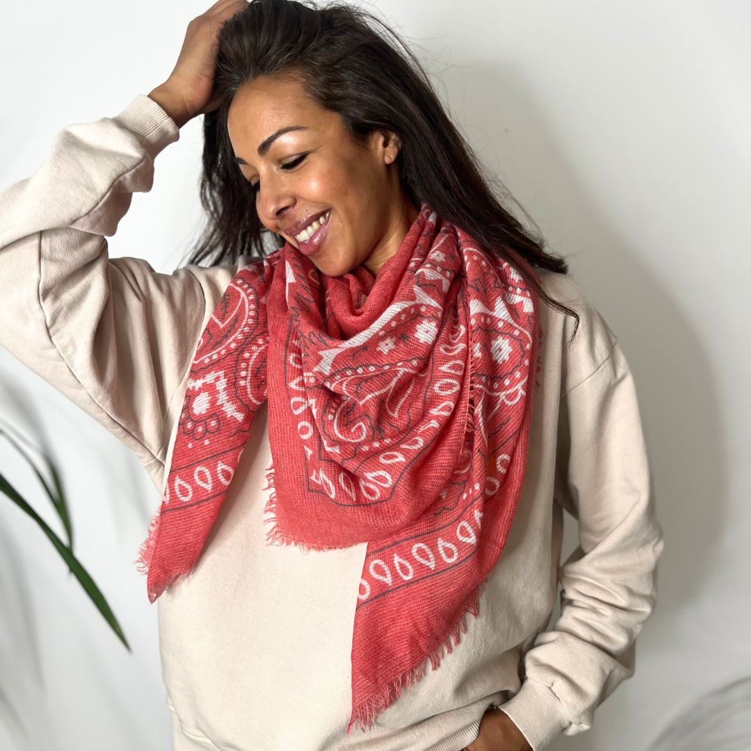 Foulard d'hiver BANDANA rouge grand format